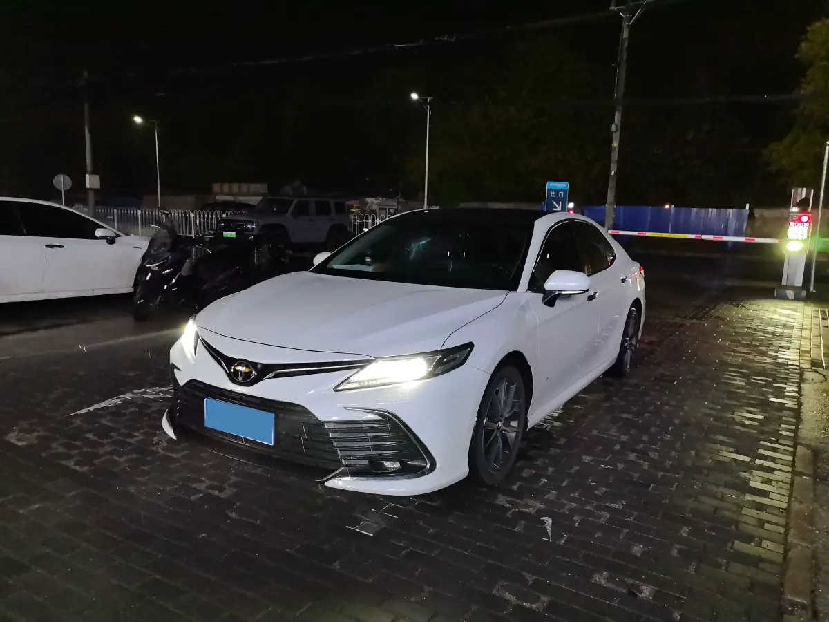 2021 Toyota Camry 2.5L 209HP L4 8AT