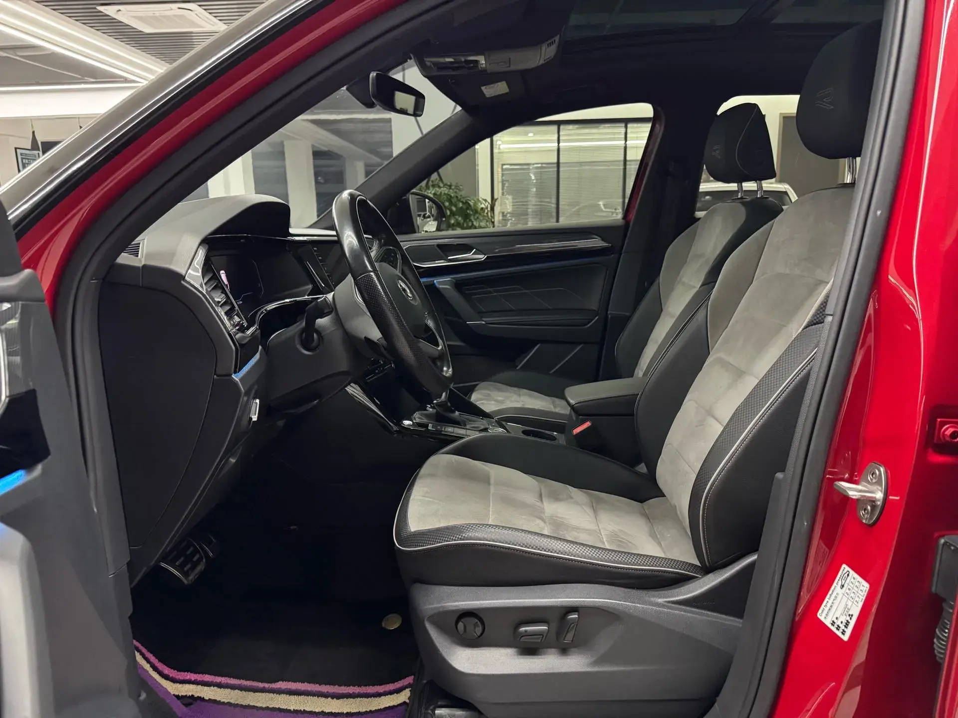 2020 VOLKSWAGEN TAYRON thumbnail 4