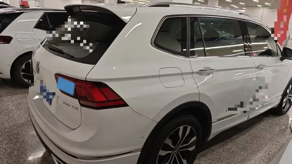 2024 VOLKSWAGEN TIGUAN thumbnail 2