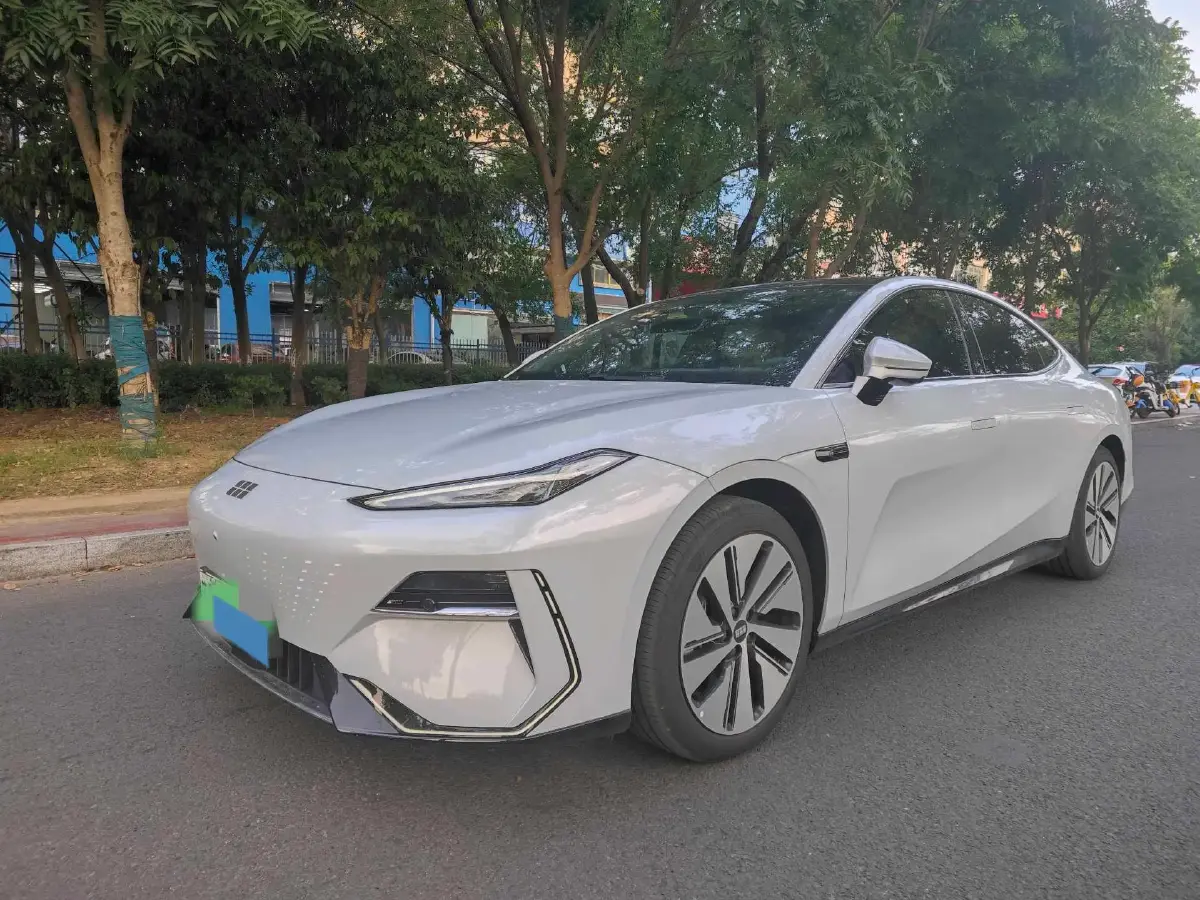 2024 Geely Galaxy E8 BEV 76KWH