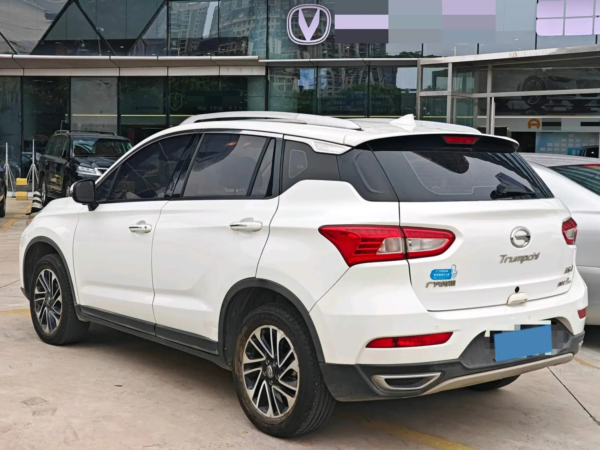 2017 GAC TRUMPCHI thumbnail 3