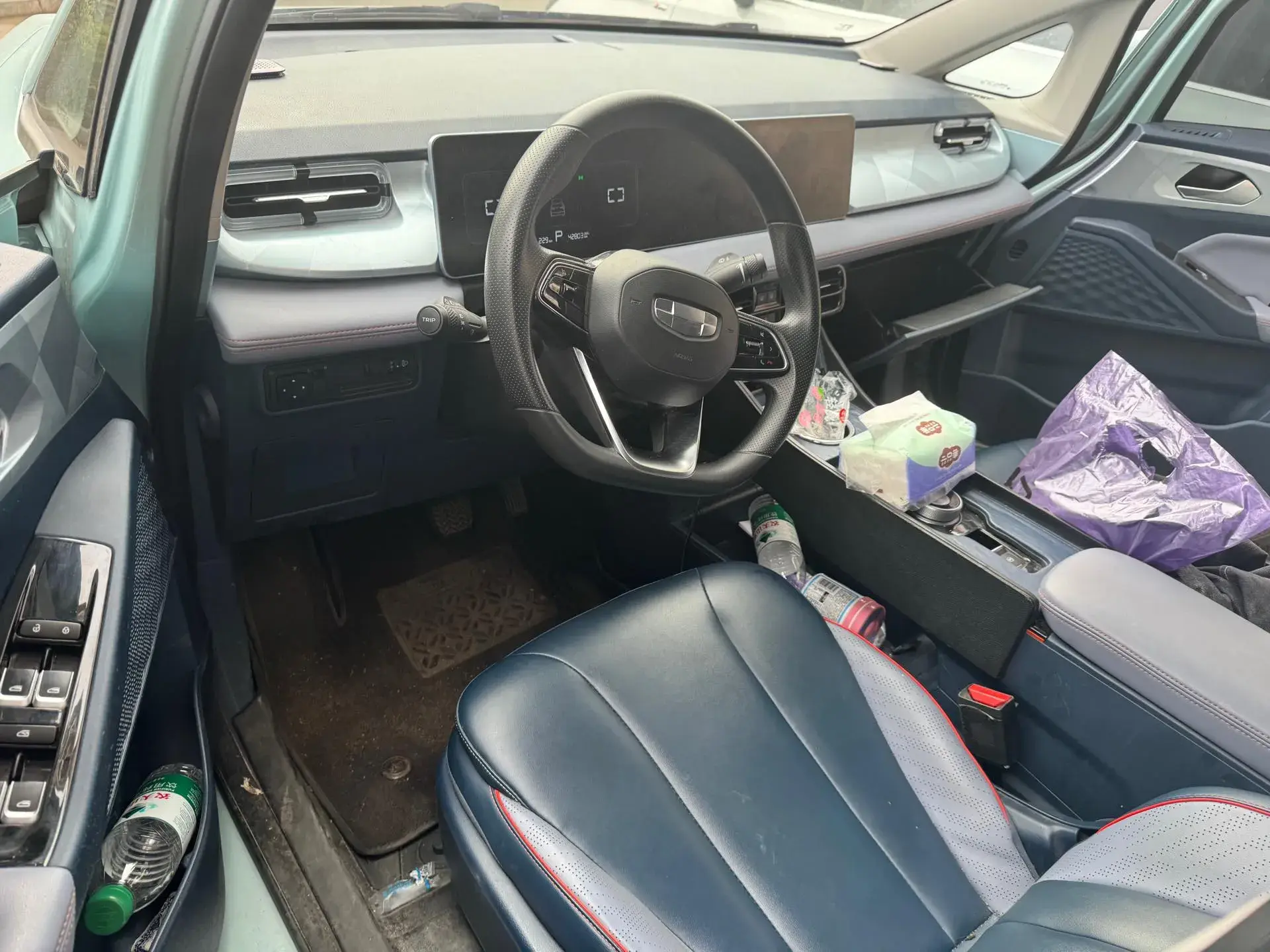 2023 GEOMETRY E thumbnail 2