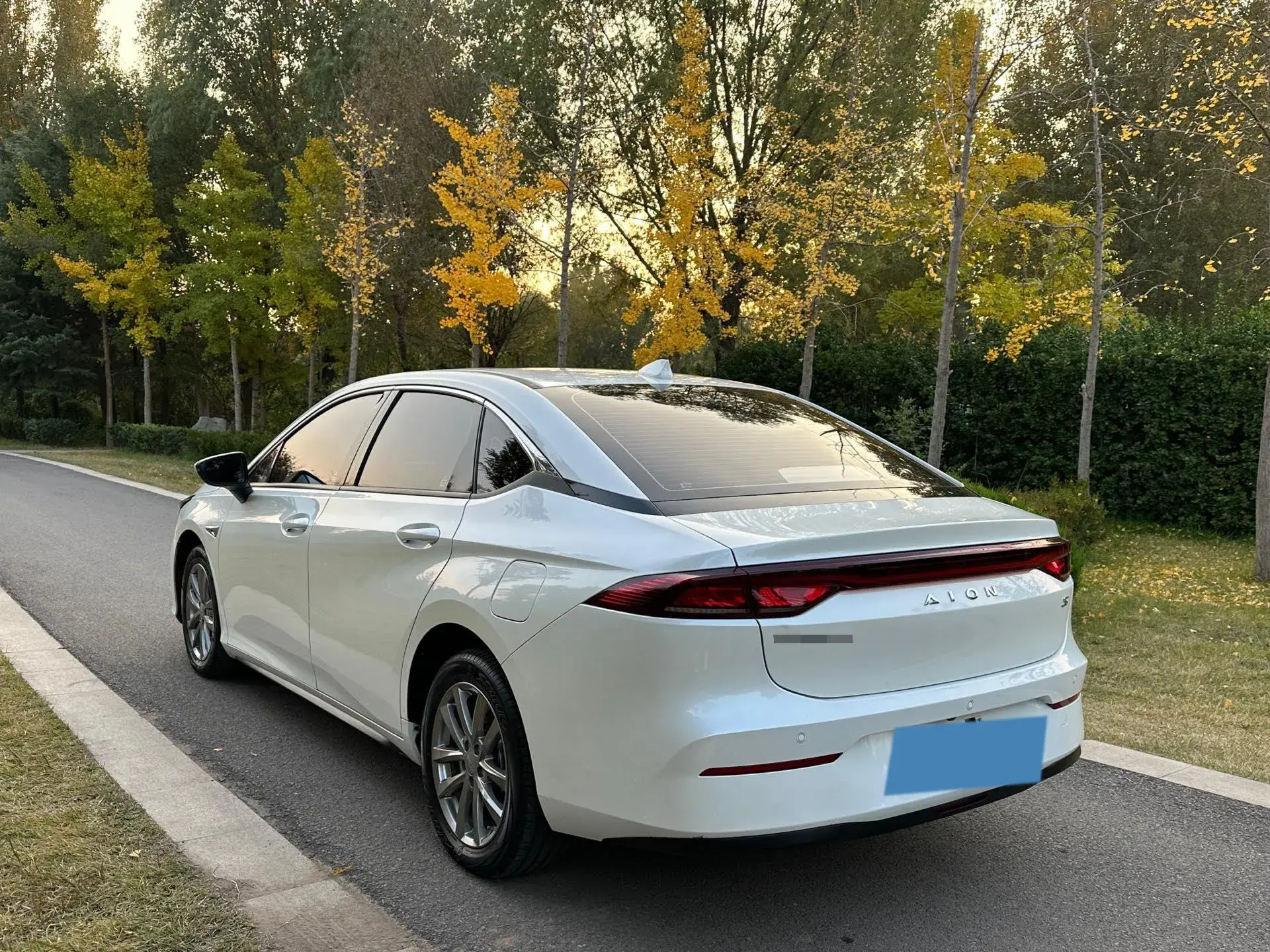 2023 AION S thumbnail 3