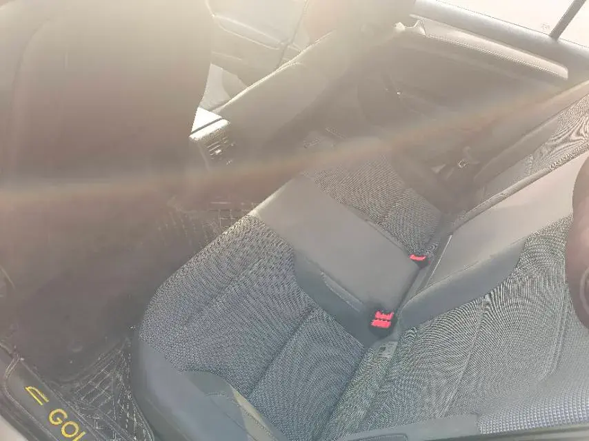 2018 VOLKSWAGEN GOLF thumbnail 4