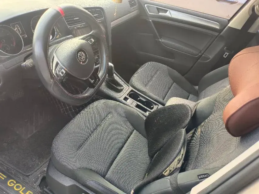 2018 VOLKSWAGEN GOLF thumbnail 3