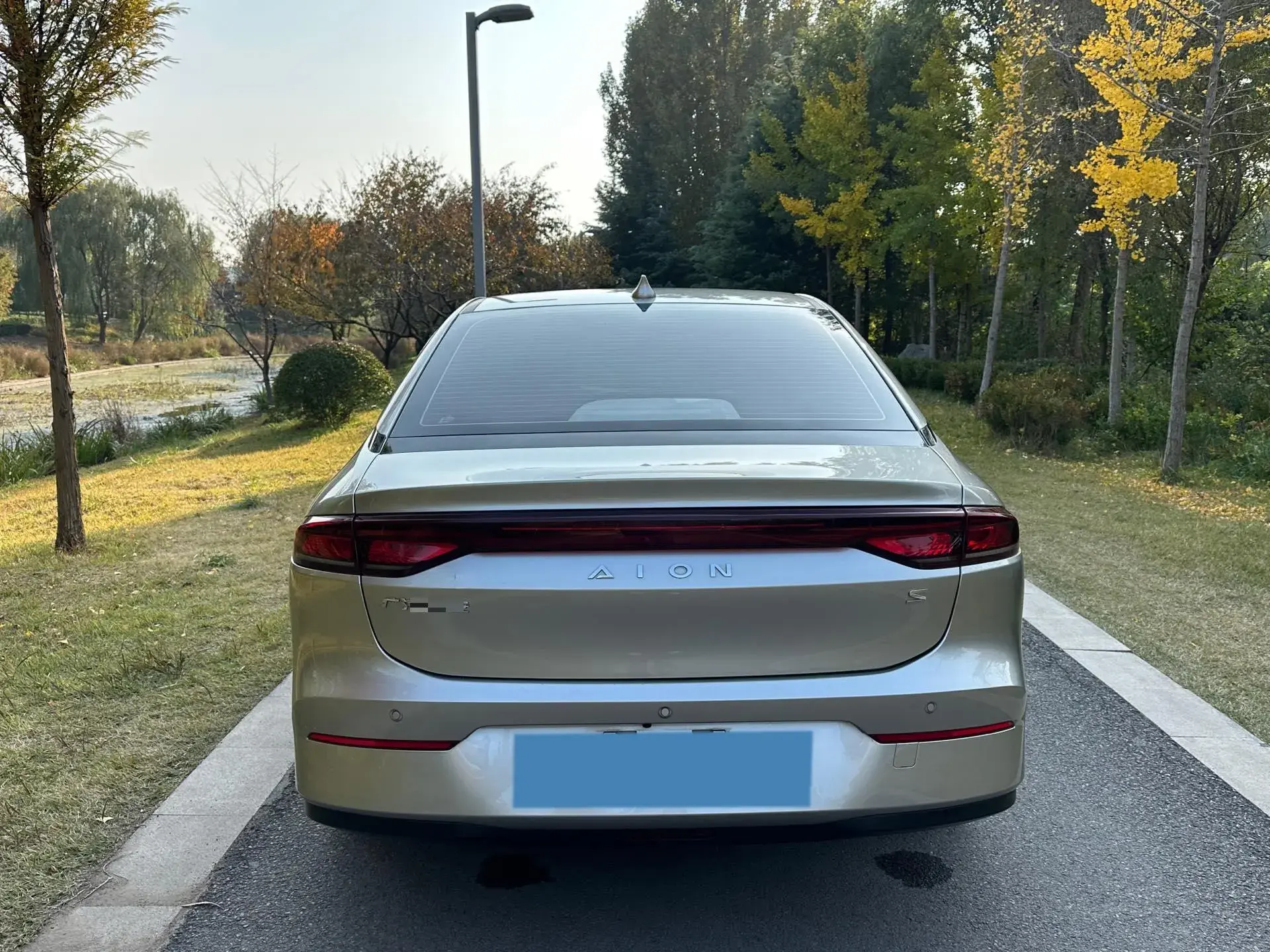 2022 AION Y thumbnail 3