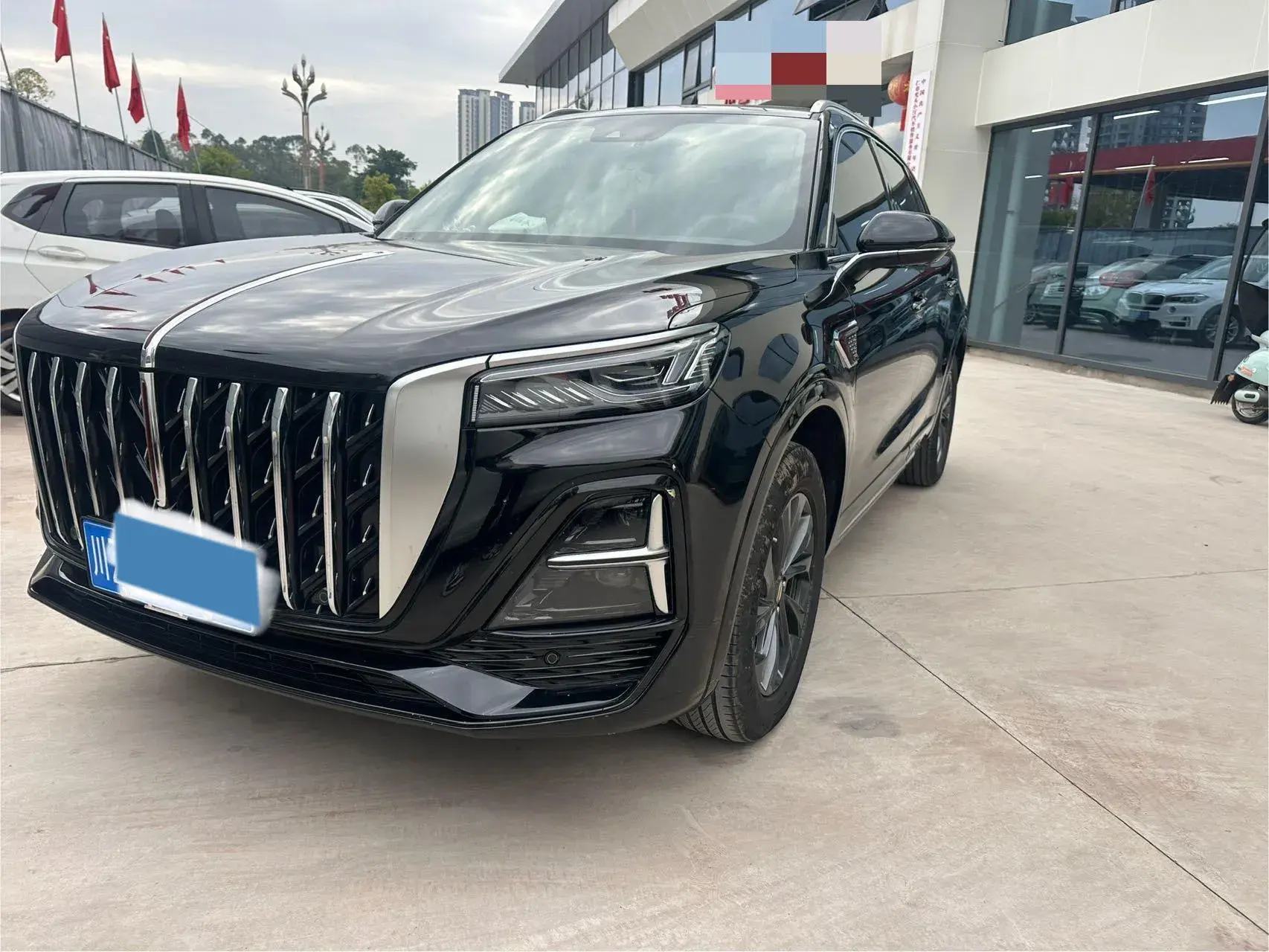 2023 HONGQI HS5 view 1