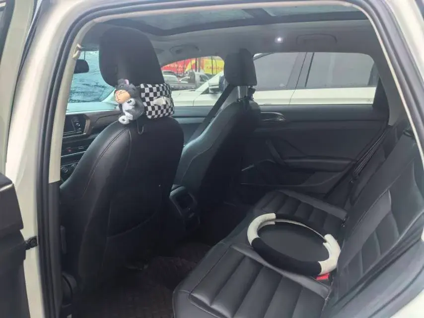 2020 VOLKSWAGEN THARU thumbnail 4