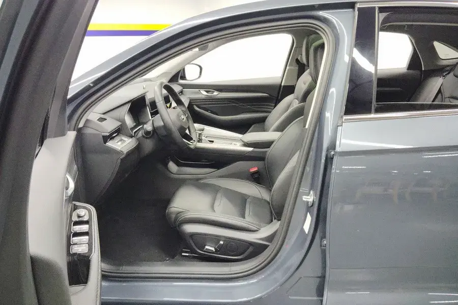 2023 GEELY PREFACE thumbnail 3