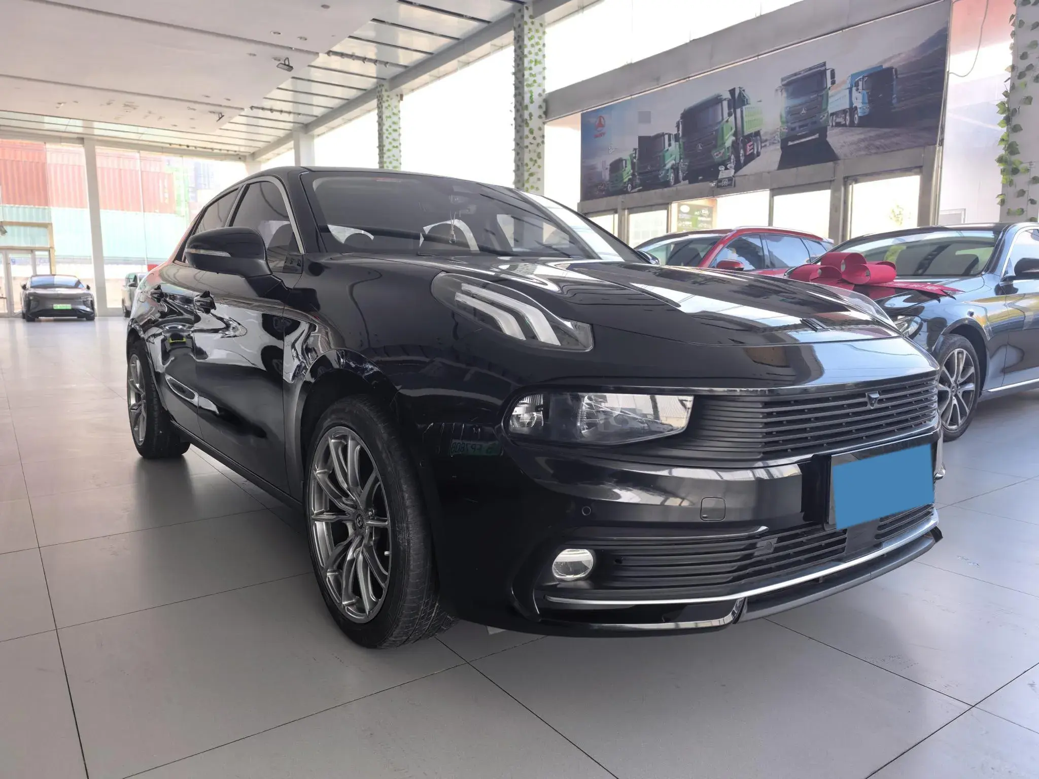 2019 LYNK&CO 03 thumbnail 3