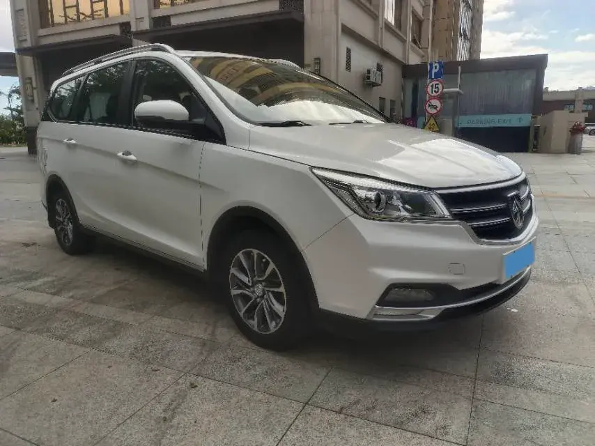 2019 BAOJUN 730 thumbnail 3