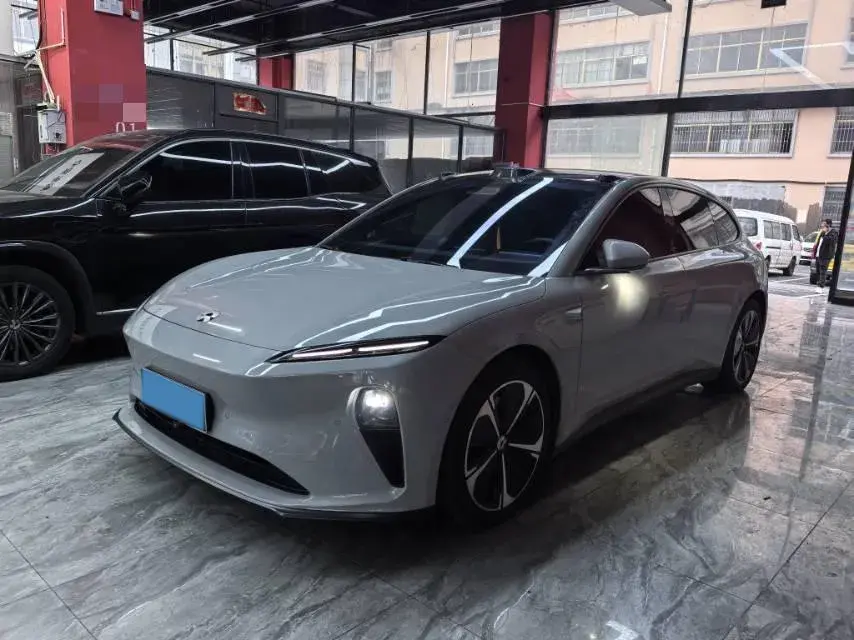2024 NIO ET5T view 1