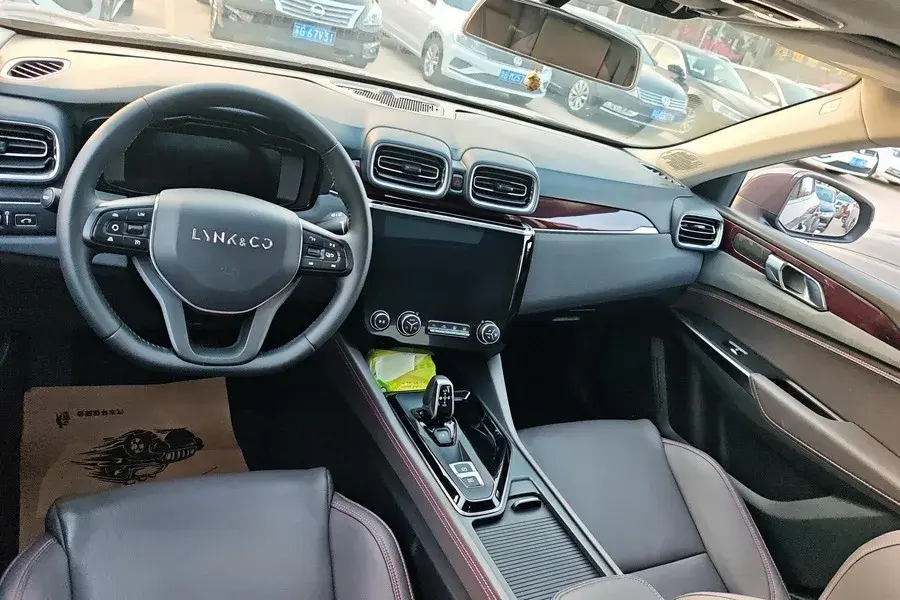 2020 LYNK&CO 02 thumbnail 4