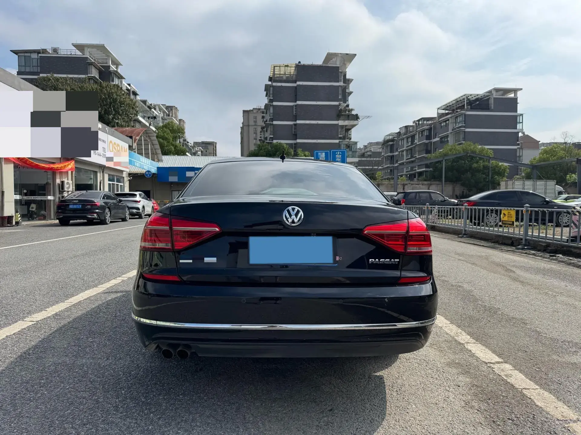 2017 VOLKSWAGEN PASSAT thumbnail 4