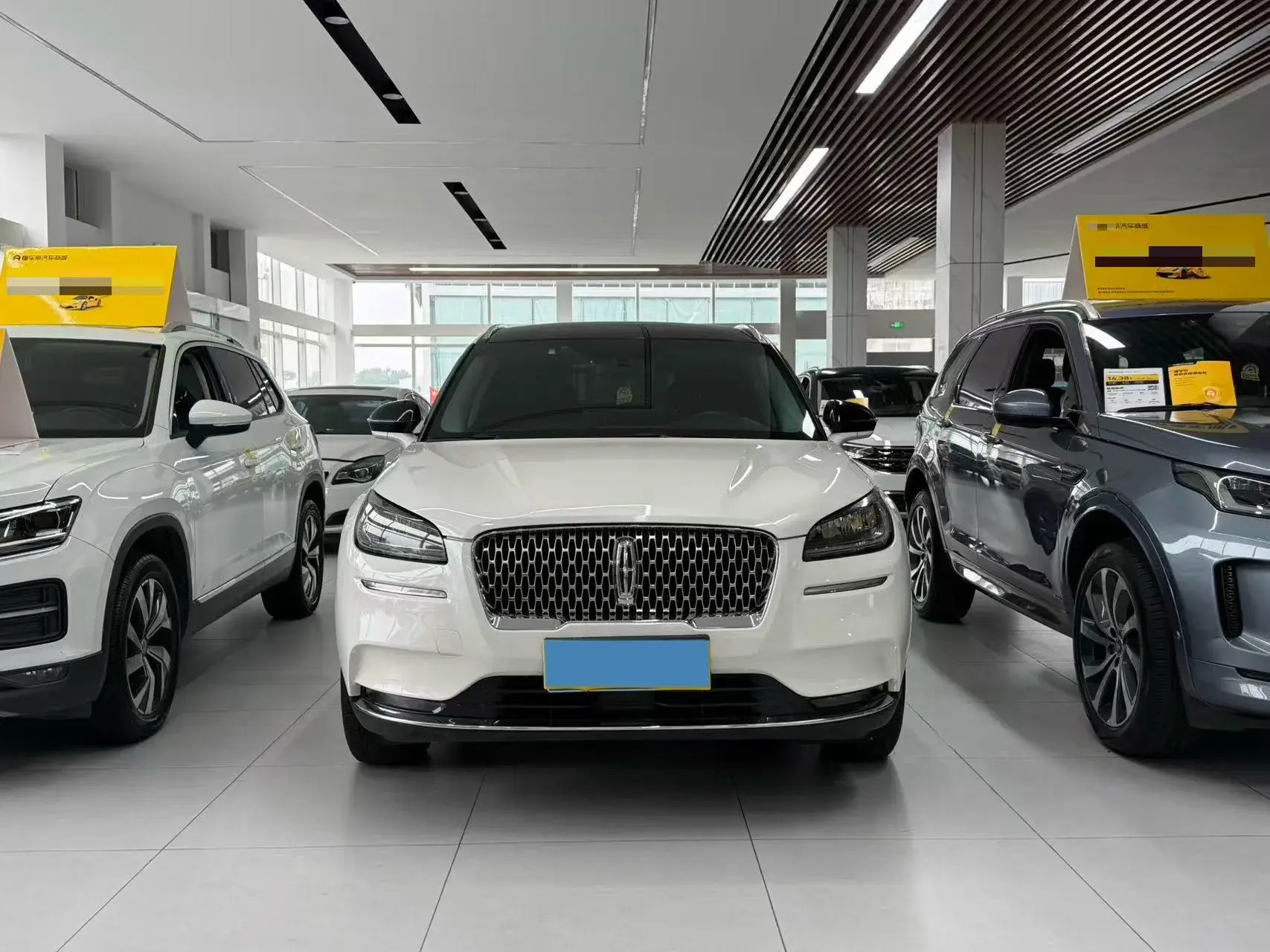 2020 LINCOLN CORSAIR thumbnail 2