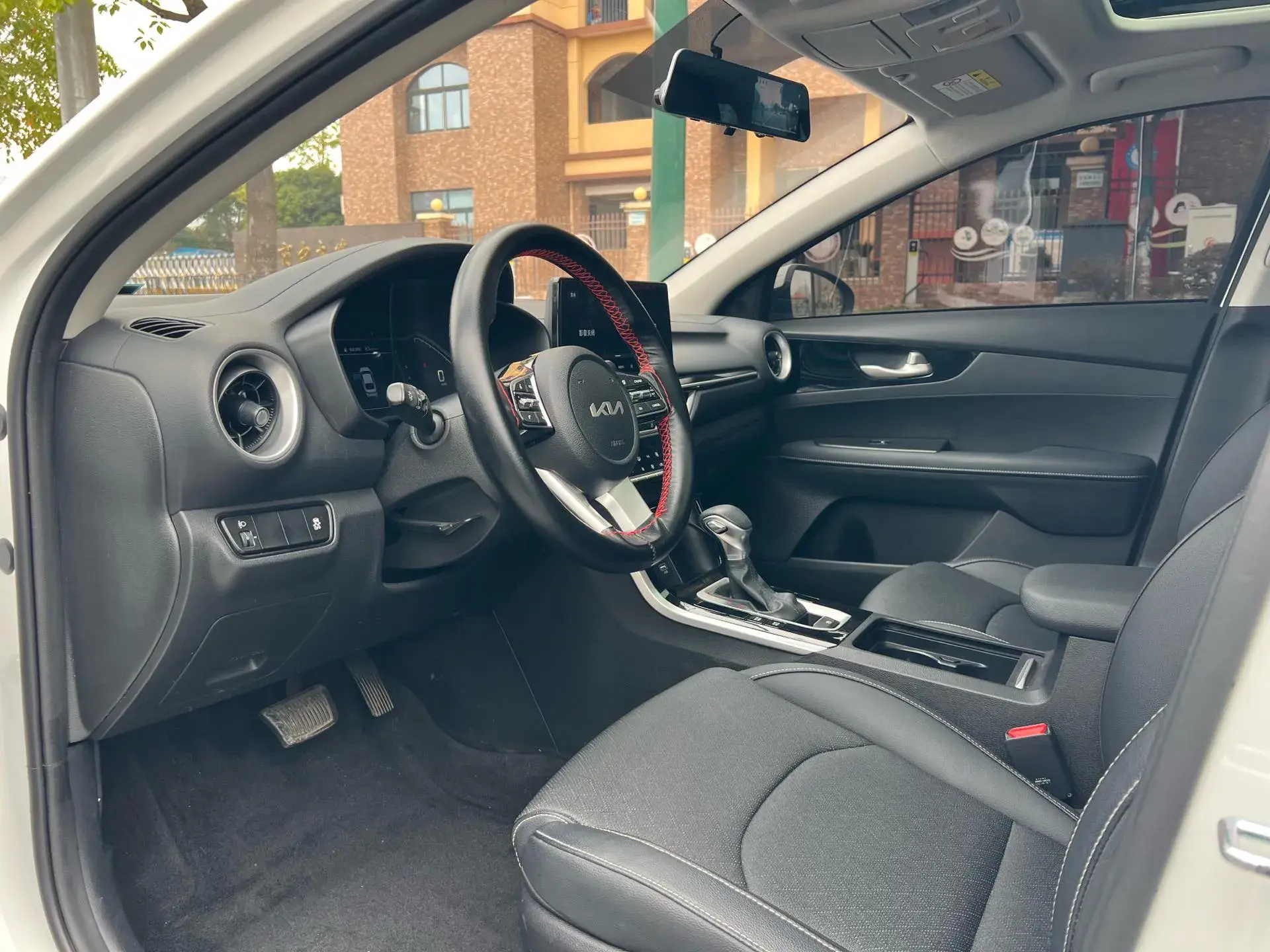 2021 KIA K3 thumbnail 4