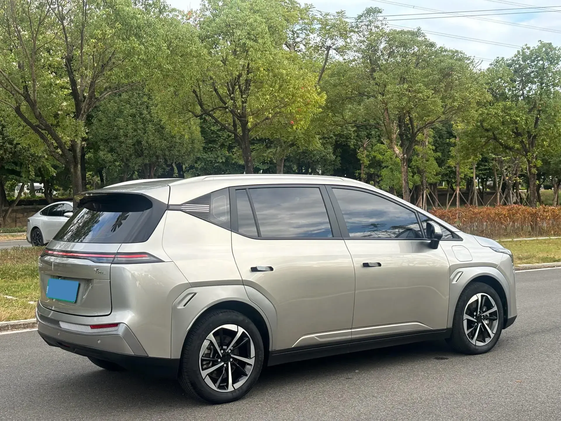 2024 AION Y thumbnail 4