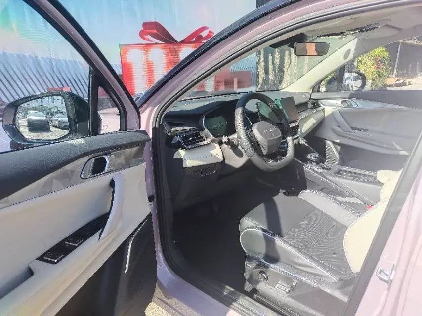 2023 LYNK&CO 06 thumbnail 4