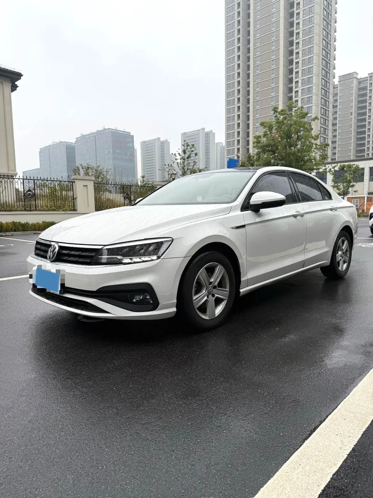 2019 VOLKSWAGEN LAMANDO view 1