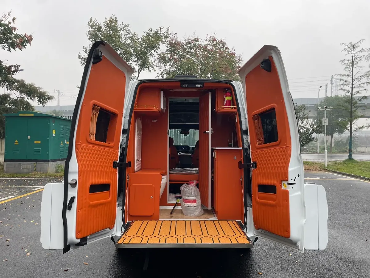 2024 Ford TransitT8 2.3T 174HP L4 8AT,autocango,china used car exporter,china ev exporter,chinese used car exporter,chinese used ev exporter