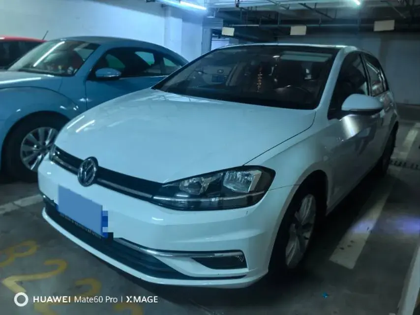 2018 VOLKSWAGEN GOLF view 1