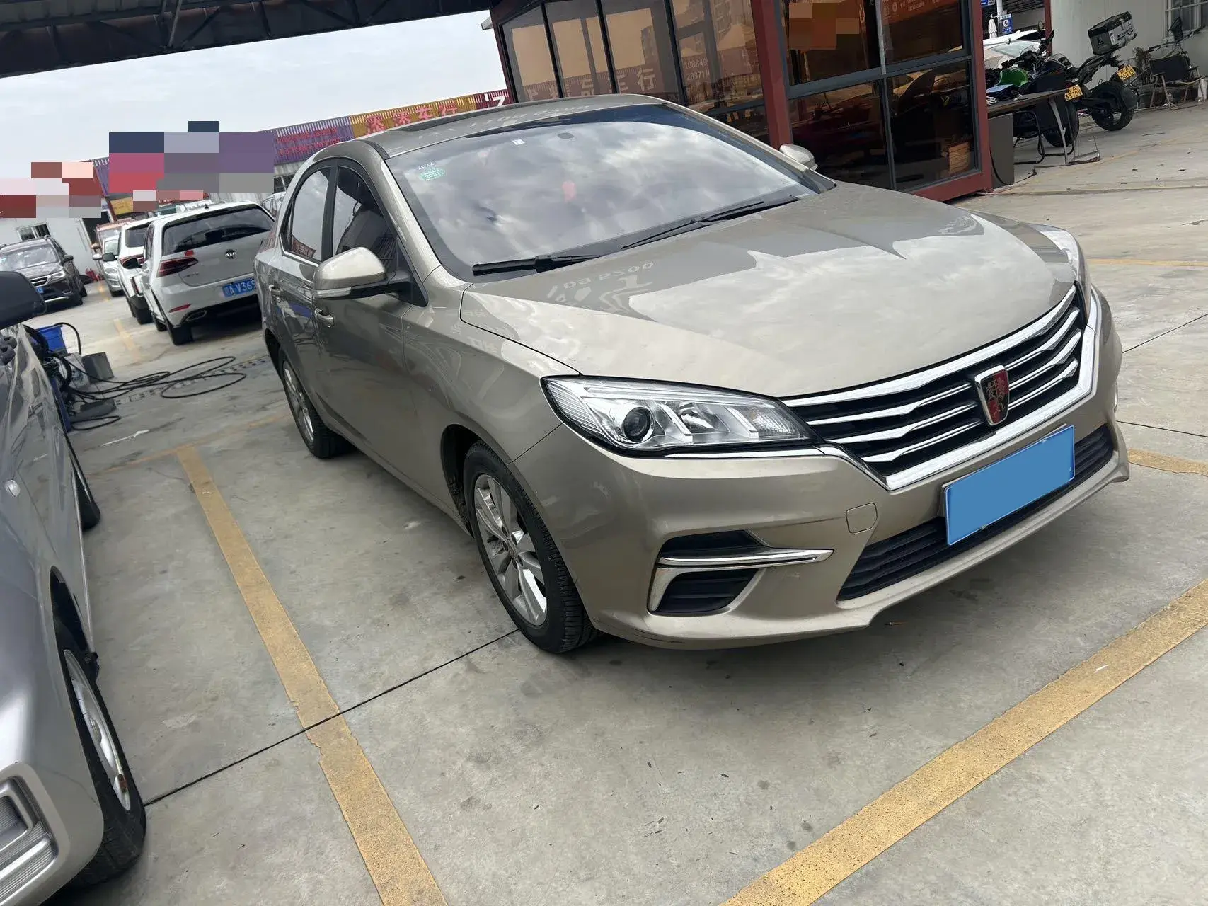 2018 ROEWE 360 thumbnail 2