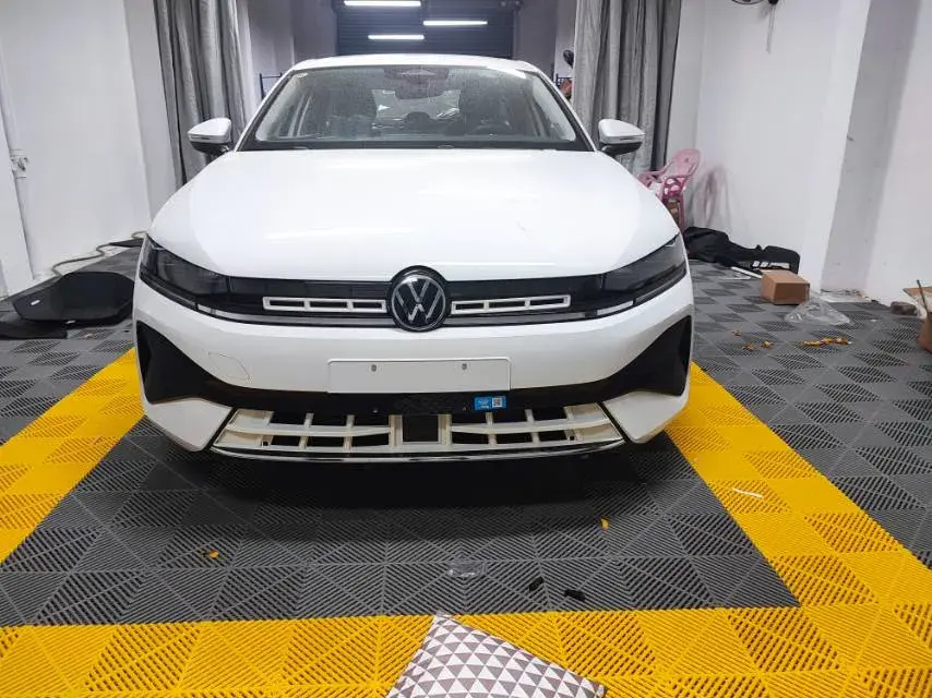 2023 VOLKSWAGEN SAGITAR thumbnail 2