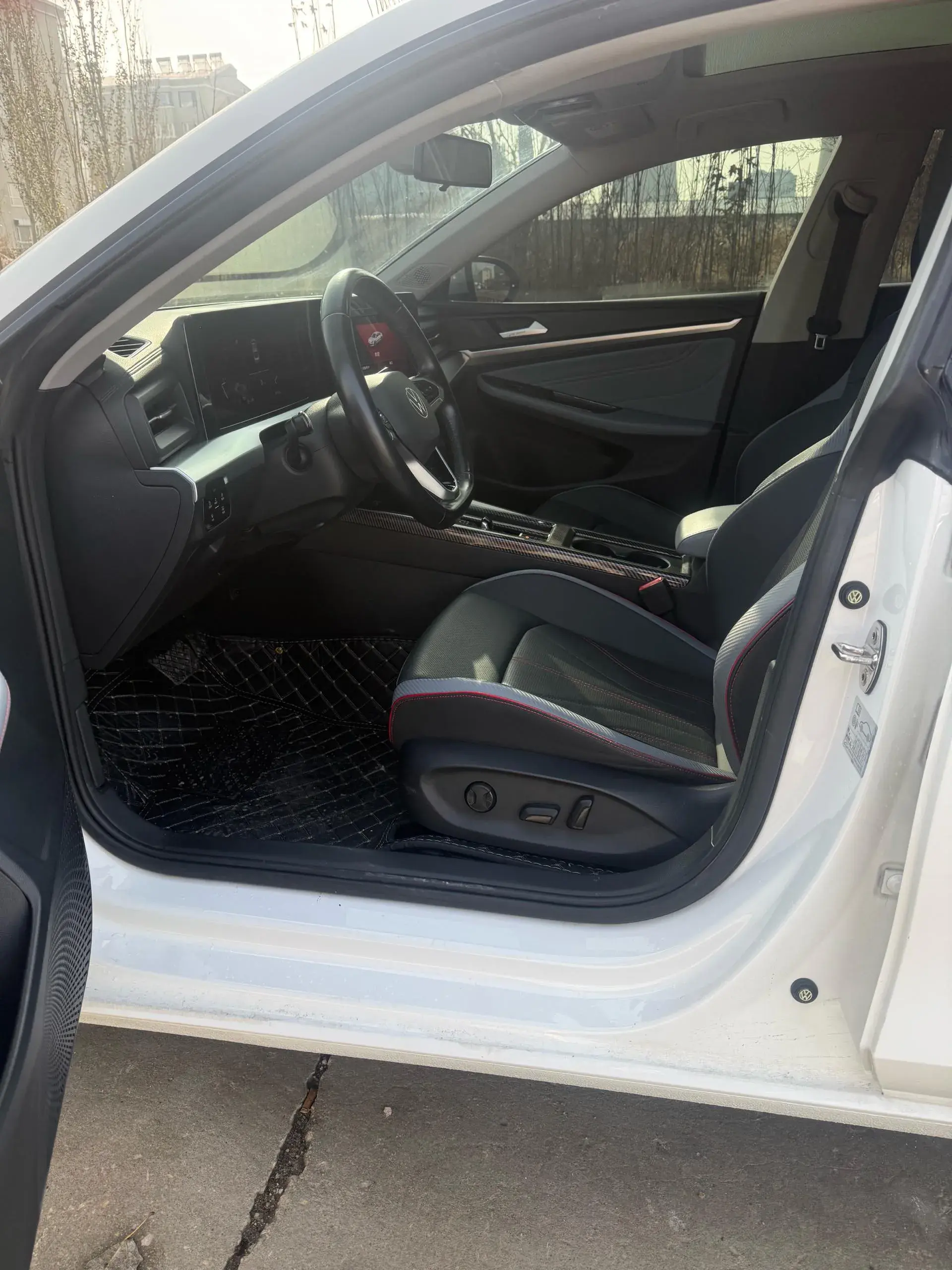 2022 VOLKSWAGEN LAMANDO thumbnail 4