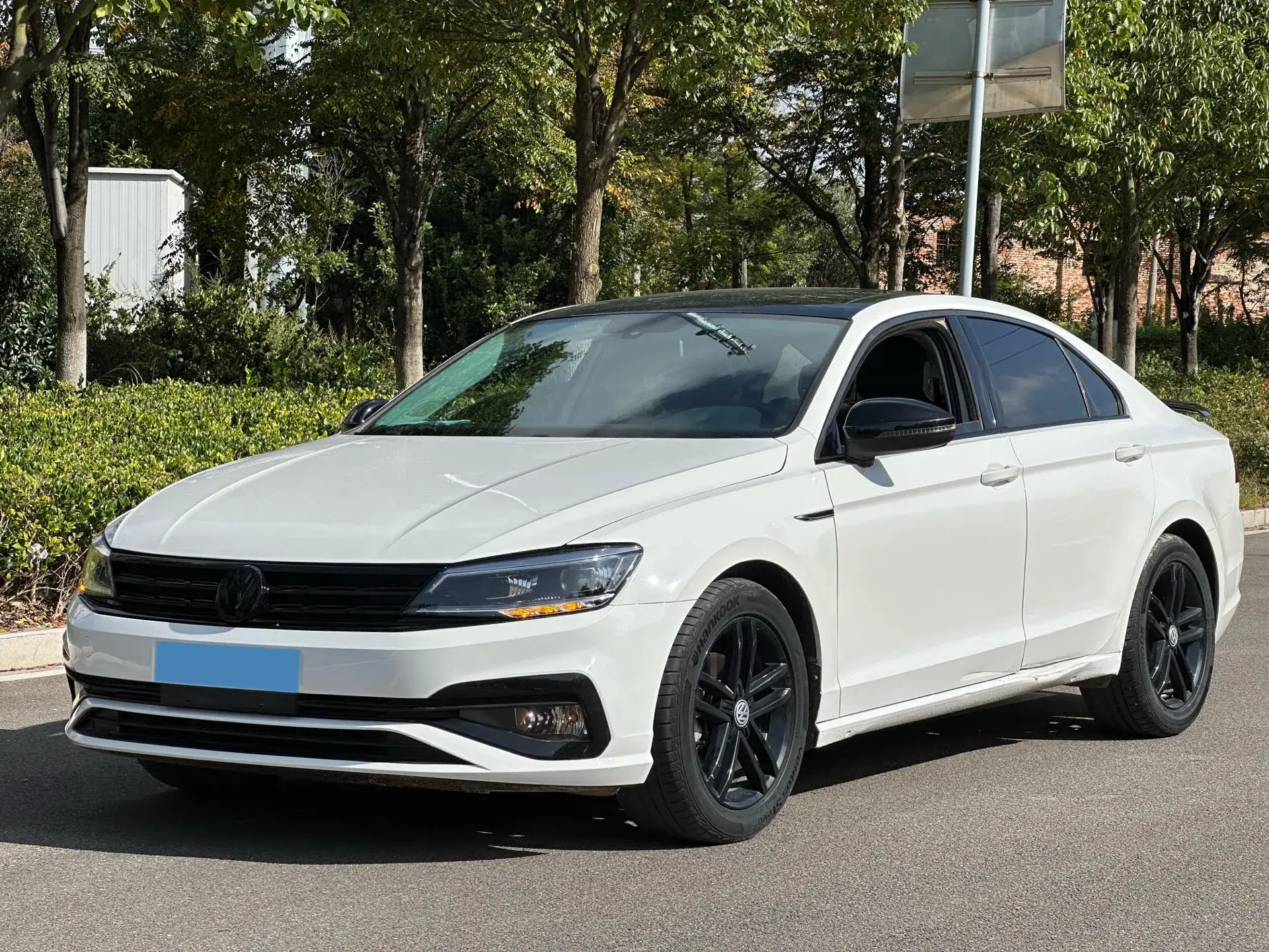 2021 VOLKSWAGEN LAMANDO view 1