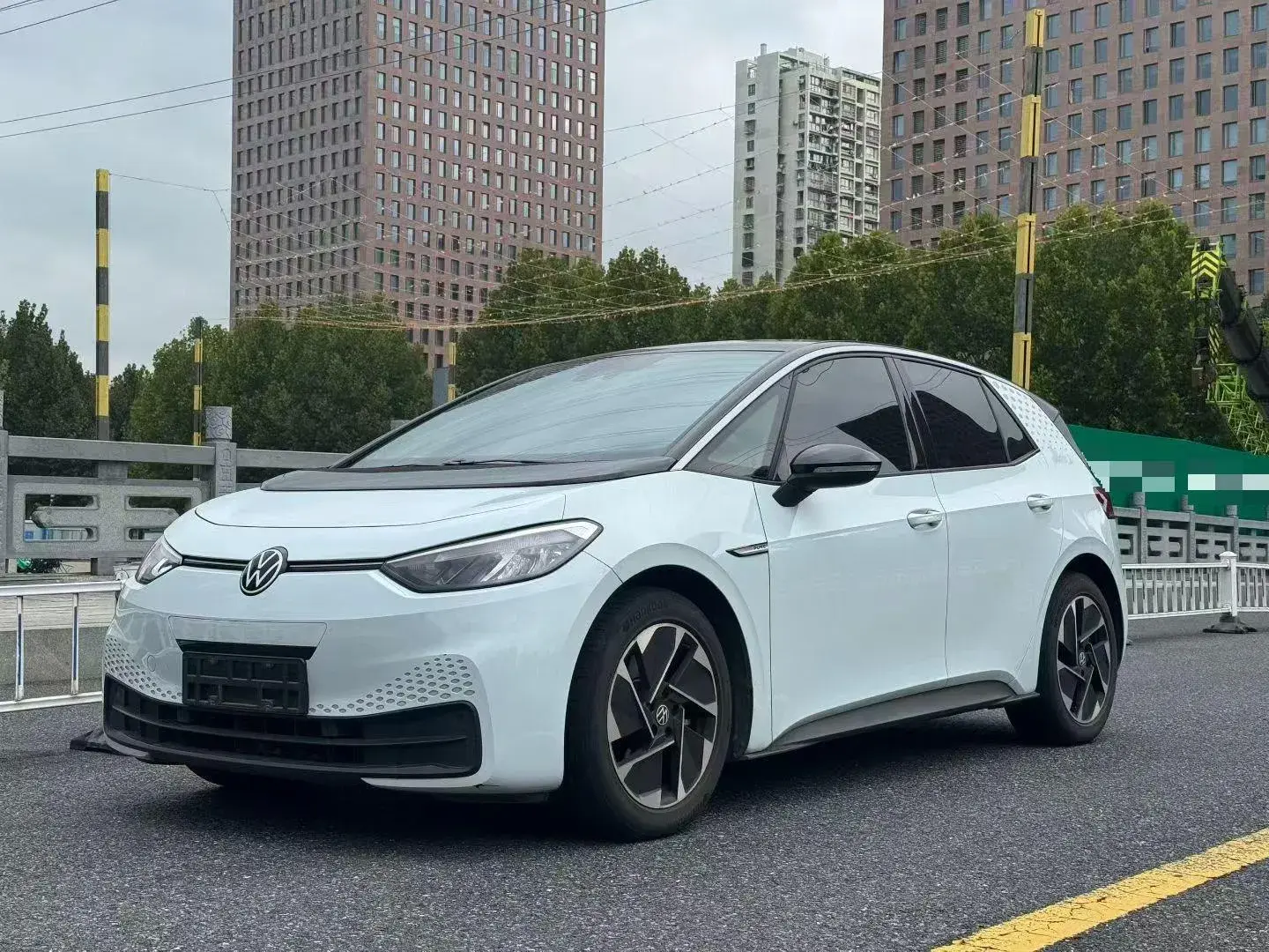 2023 VOLKSWAGEN ID.3 view 1