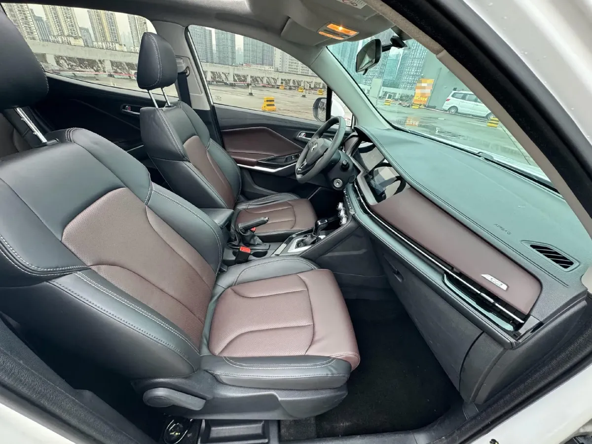 2019 ChangAn CS15 1.5L 107HP L4 5DCT,autocango,china used car exporter,china ev exporter,chinese used car exporter,chinese used ev exporter