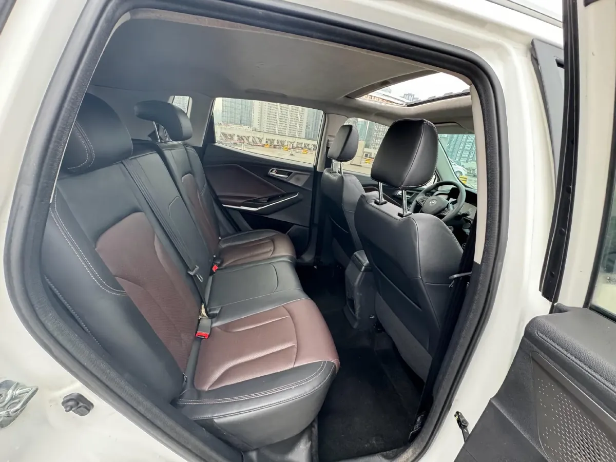 2019 ChangAn CS15 1.5L 107HP L4 5DCT,autocango,china used car exporter,china ev exporter,chinese used car exporter,chinese used ev exporter