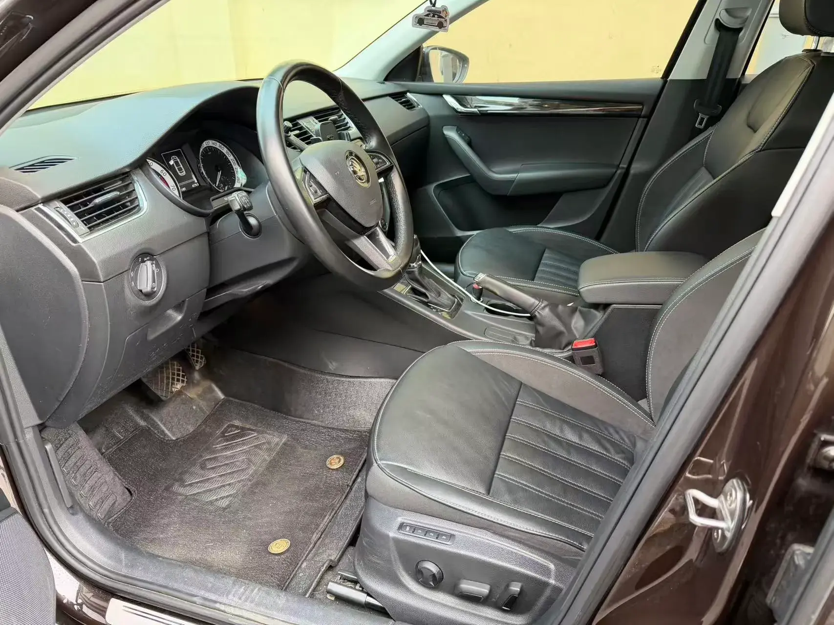 2019 SKODA OCTAVIA thumbnail 4