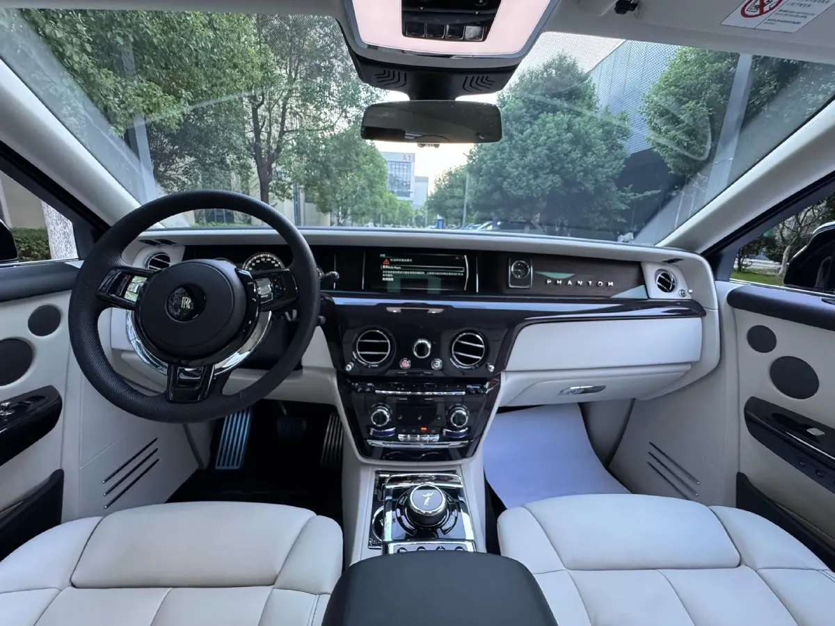 2018 Rolls-Royce Phantom 6.7T 571HP V12 8AT,autocango,china used car exporter,china ev exporter,chinese used car exporter,chinese used ev exporter