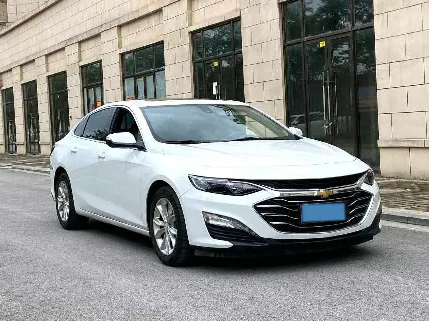 2019 CHEVROLET MALIBU thumbnail 3