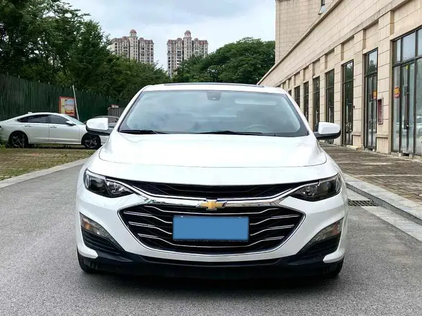 2019 CHEVROLET MALIBU thumbnail 2