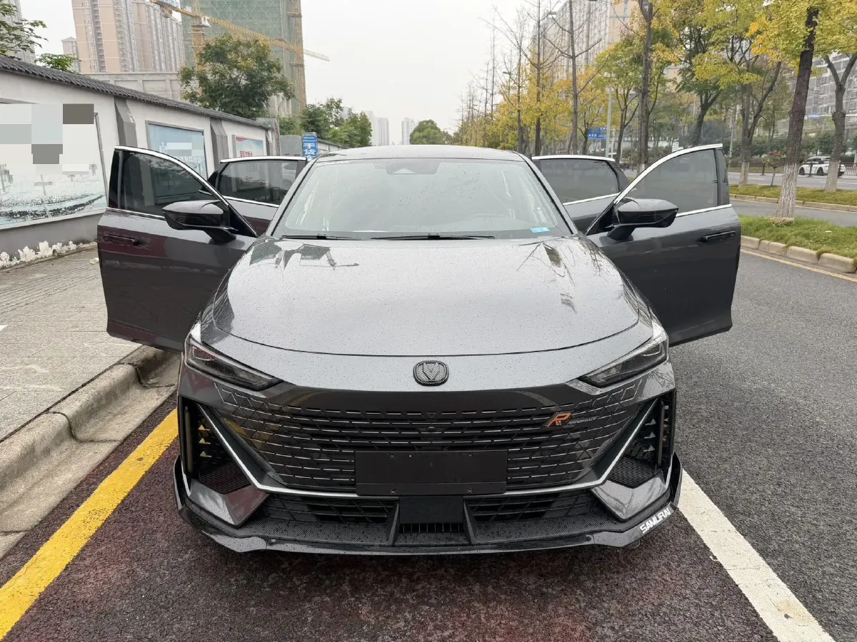 2023 ChangAn UNI-V 1.5T 188HP L4 7DCT,autocango,china used car exporter,china ev exporter,chinese used car exporter,chinese used ev exporter