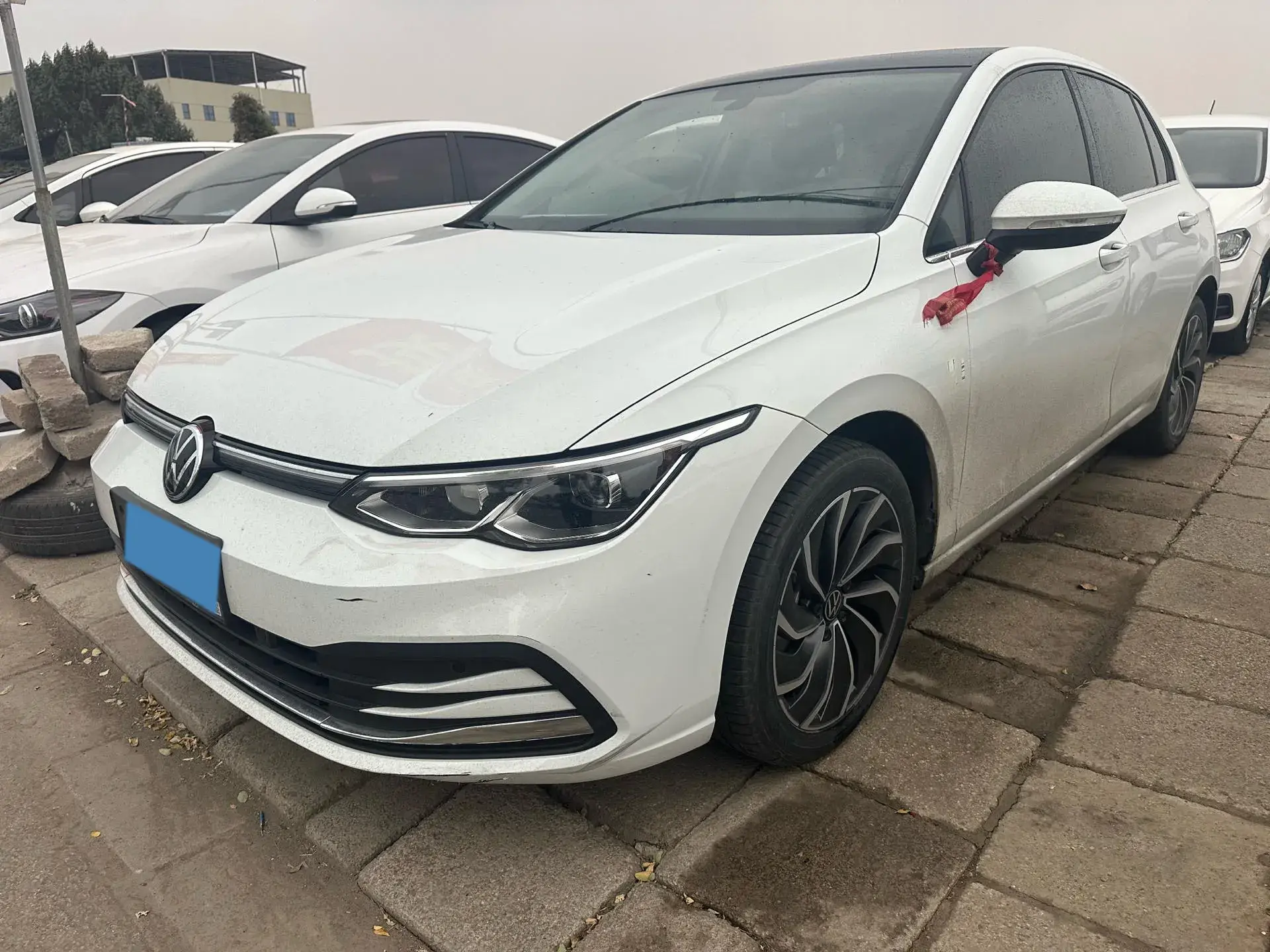 2024 VOLKSWAGEN GOLF view 1