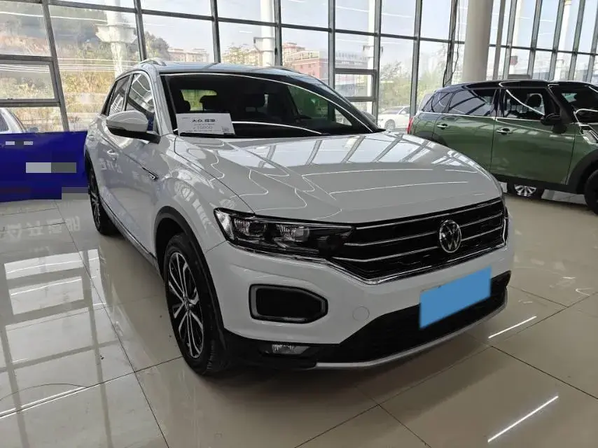 2021 VOLKSWAGEN T-ROC thumbnail 2
