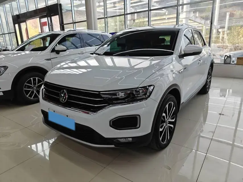 2021 VOLKSWAGEN T-ROC view 1