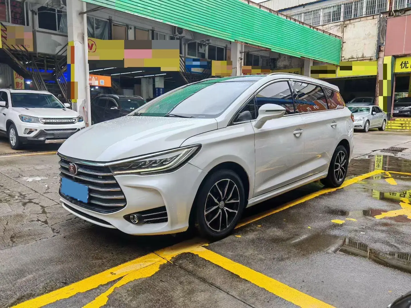 2017 BYD SONG view 1