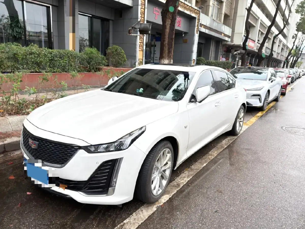 2023 Cadillac CT5 2.0T 237HP L4 10AT