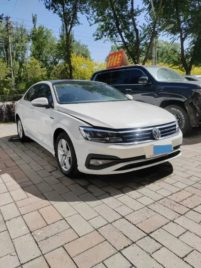 2021 VOLKSWAGEN LAMANDO thumbnail 3