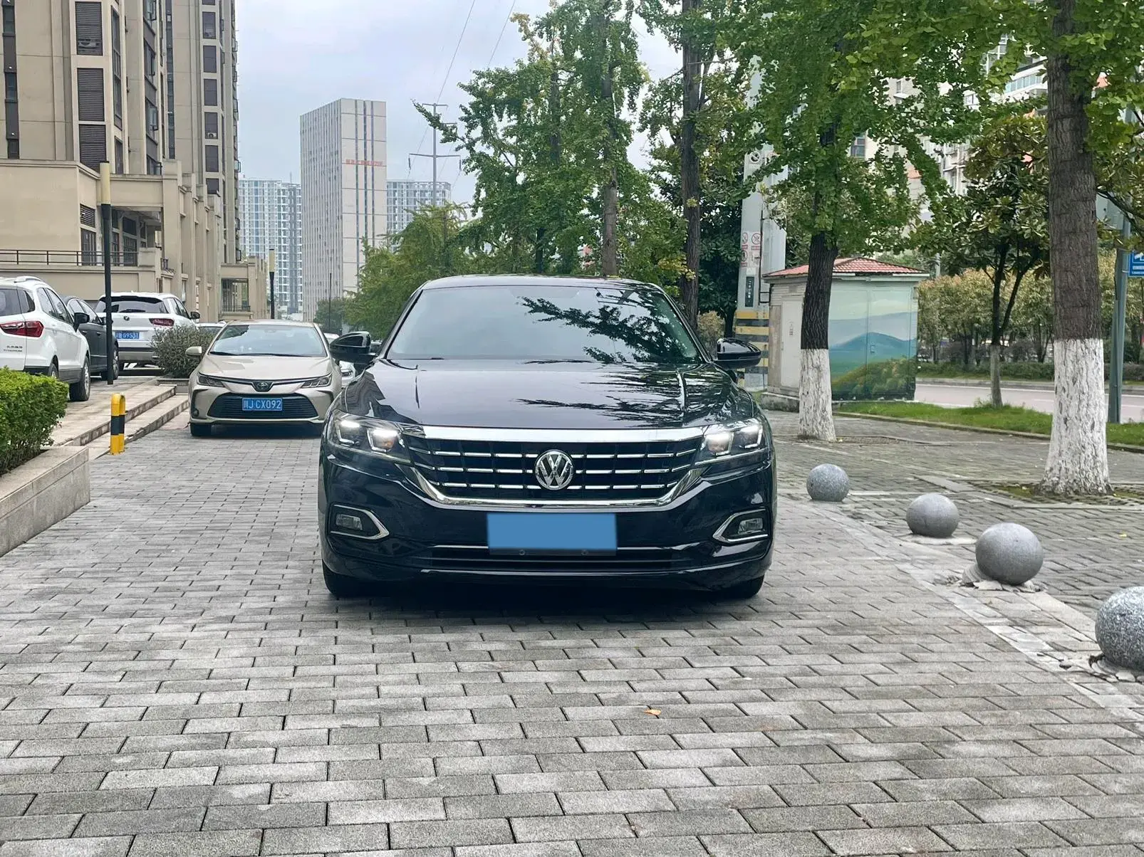 2020 VOLKSWAGEN PASSAT thumbnail 2