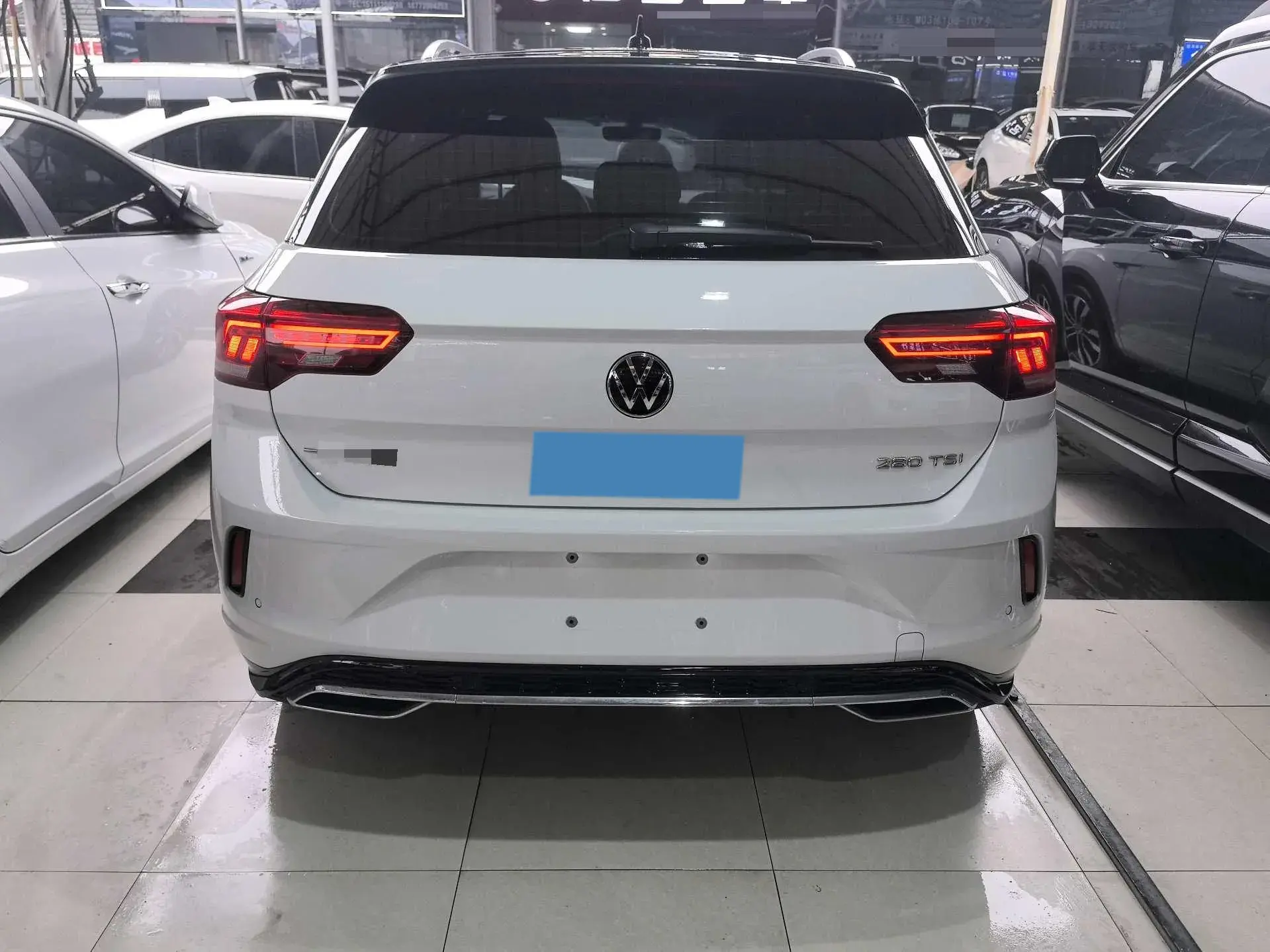 2022 VOLKSWAGEN T-ROC thumbnail 3