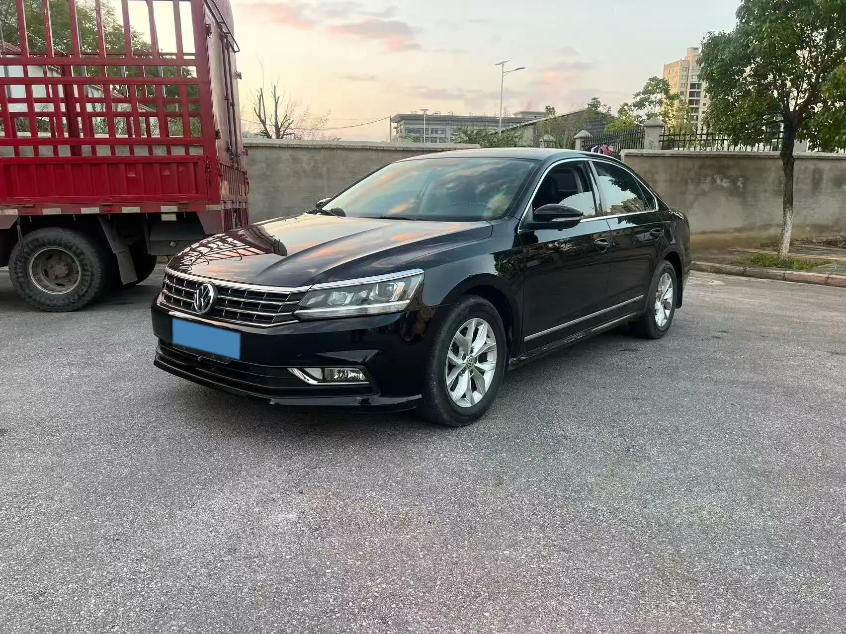 2015 VOLKSWAGEN PASSAT view 1