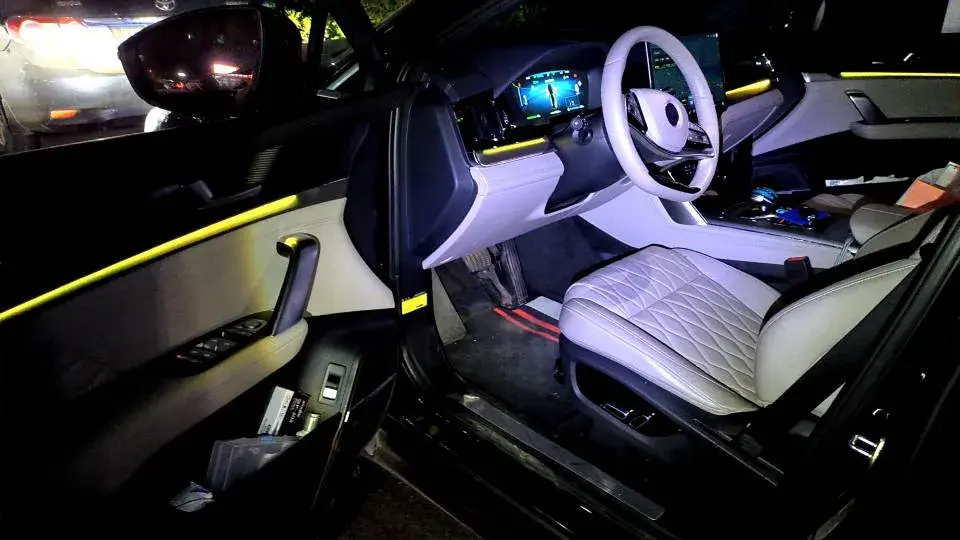 2024 BYD TANG thumbnail 2