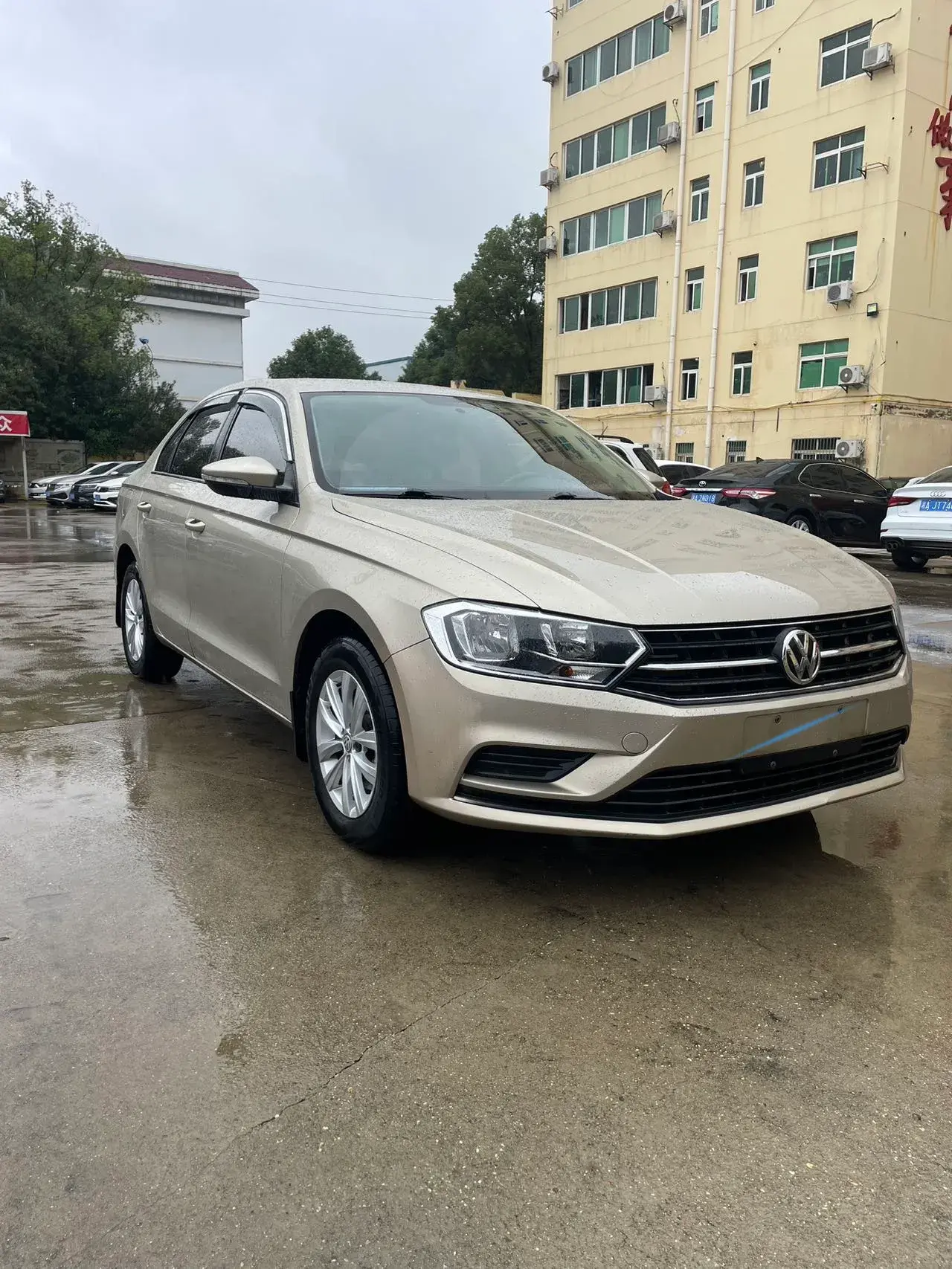 2018 VOLKSWAGEN BORA thumbnail 2