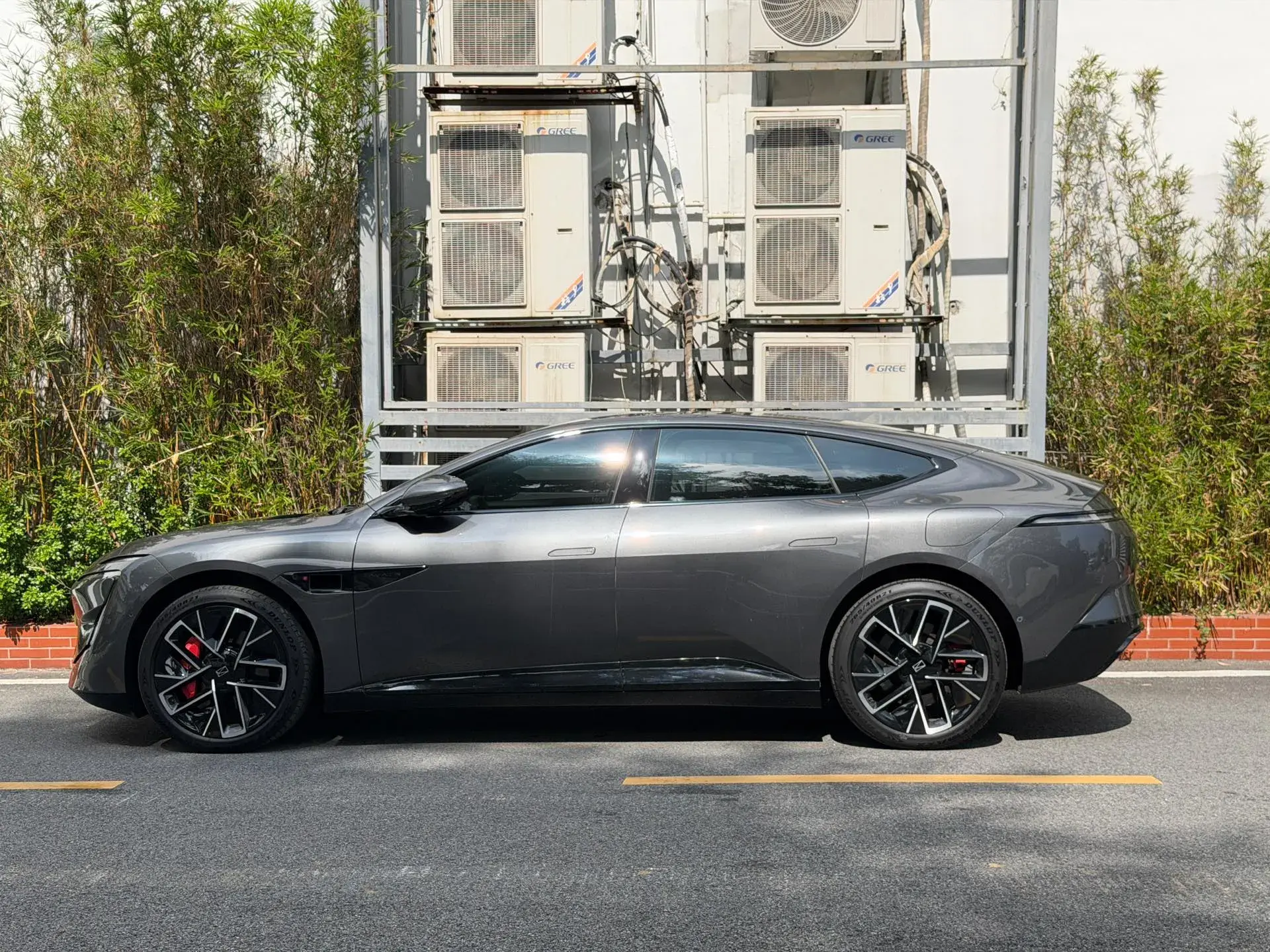 2025 AVATR 12 thumbnail 2