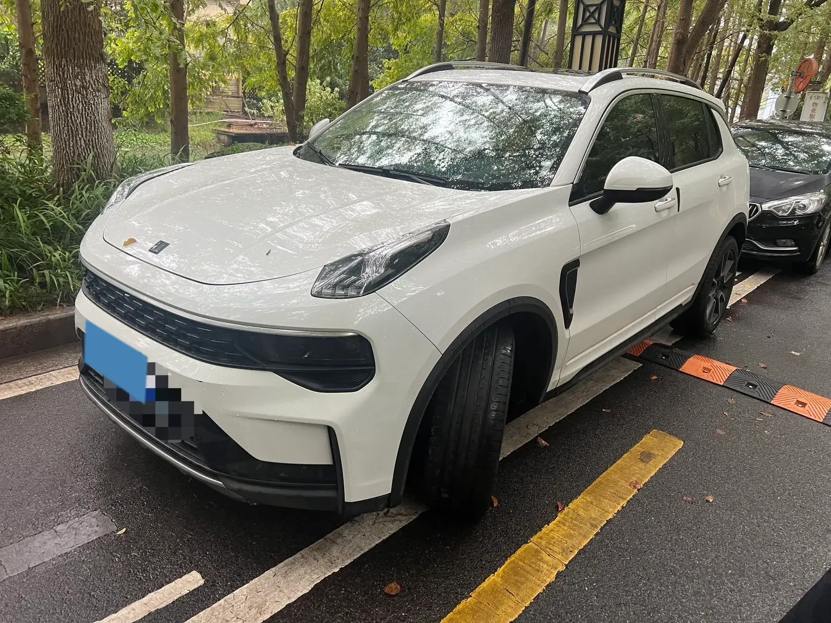 2021 LYNK&CO 01 view 1